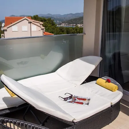 Velvet - With Hot Tub * Ragusa
