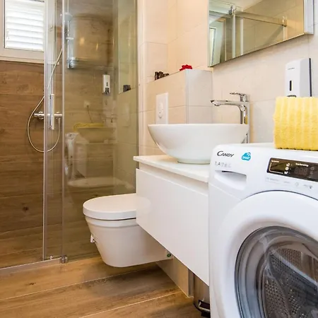 Velvet - With Hot Tub Apartman *