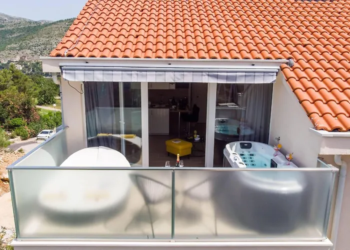 Velvet - With Hot Tub Apartment Dubrovnik