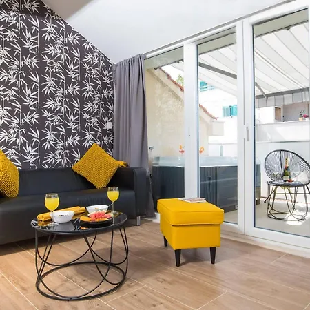 Velvet - With Hot Tub